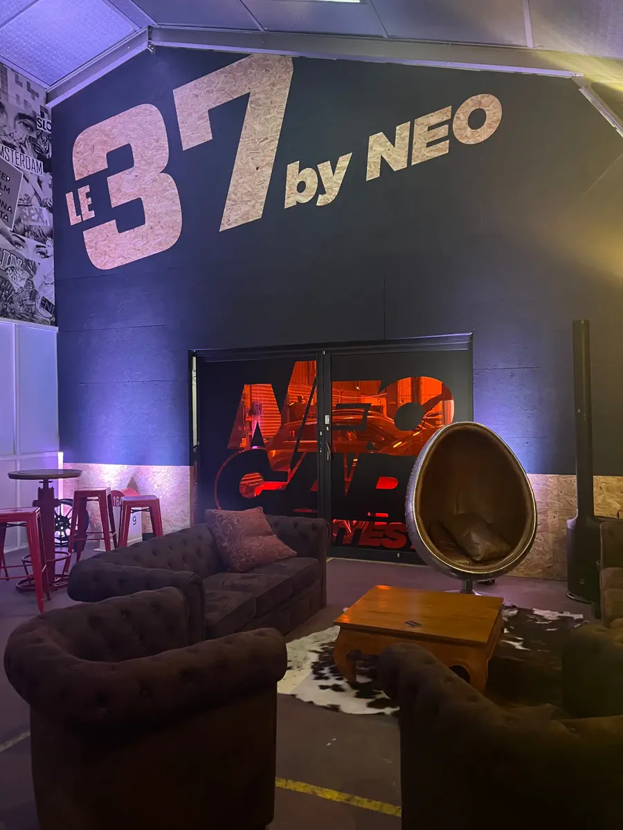 Espace lounge Le 37 by Neo chez NeoCar